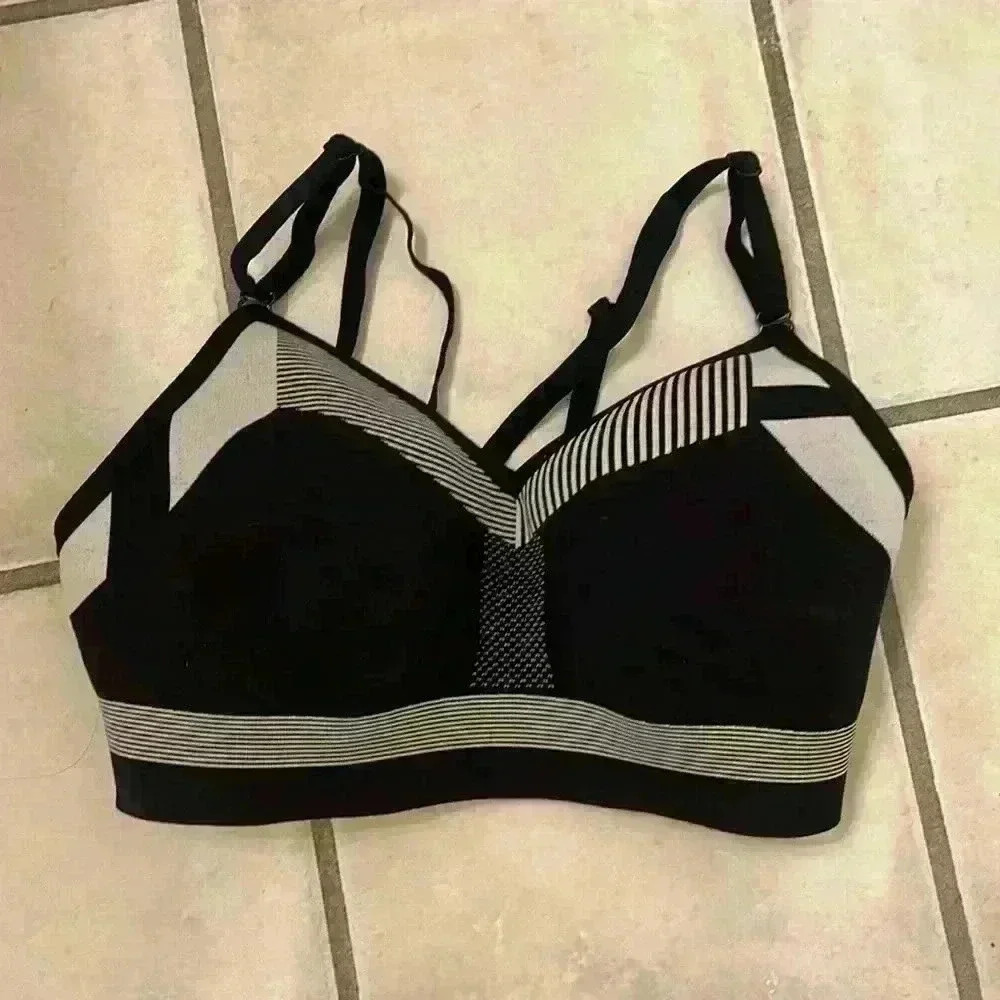 Nike Flyinit Indy Tech Pack Sports Bra sz small - Picture 4 of 6